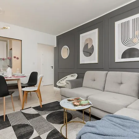 Pulawska Elegant Mokotow By Renters Szálloda *